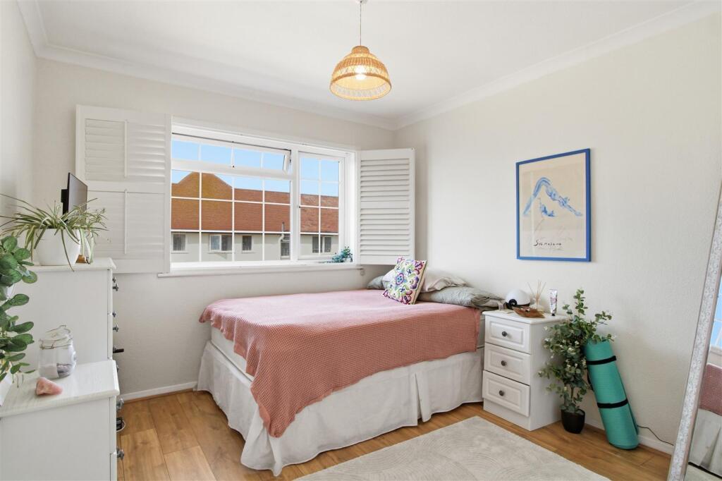 Apartment in Brighton - View 4