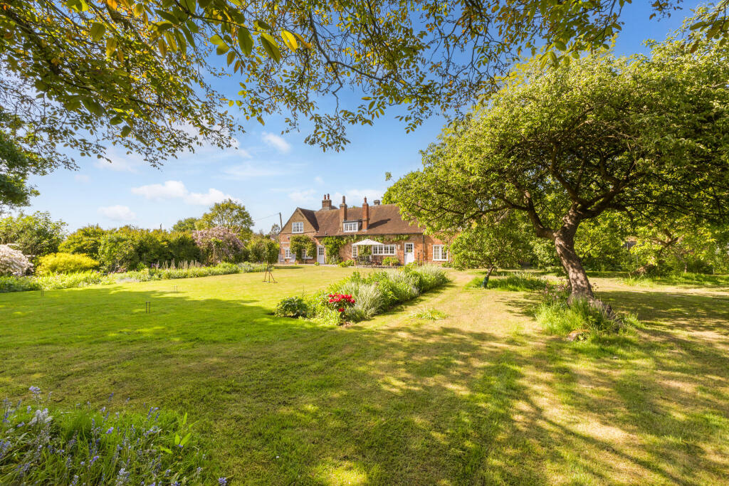 Bulls Lane, Welham Green, AL9