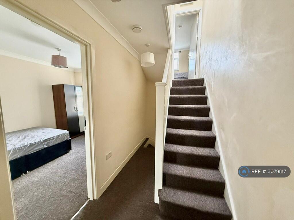 House in Reading - More