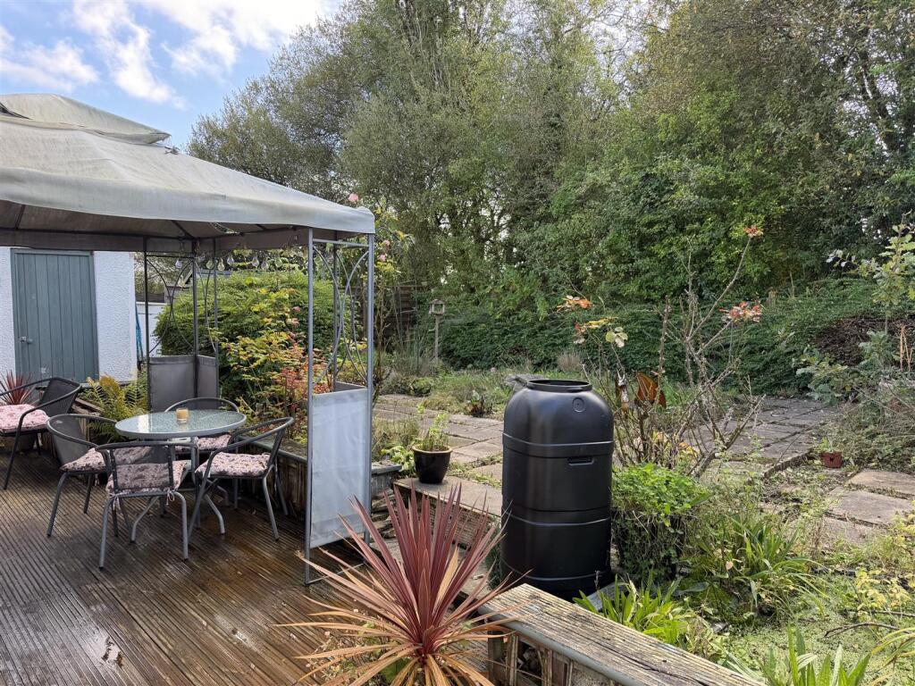 House in Capel Hendre, Llandybie - View 4