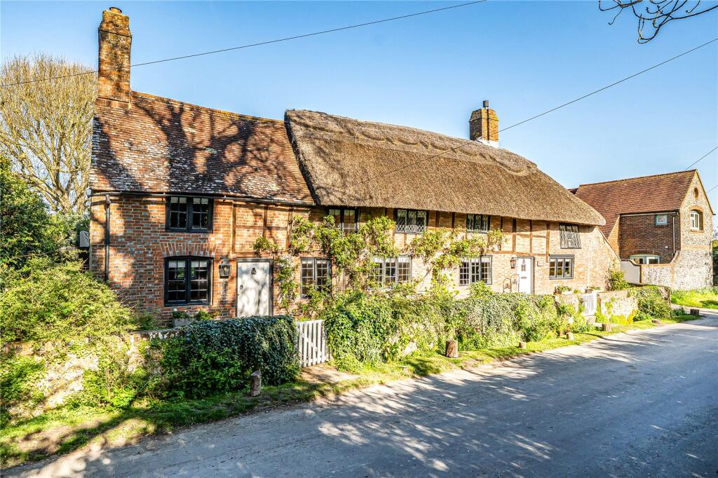4-bed detached on The Street, Wilmington, Nr Alfriston, East Sussex, BN26, £895,000