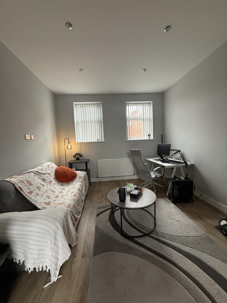 Main image of property: City Centre Apartment / 2 Bed / 2 Bath - NG1 4EE