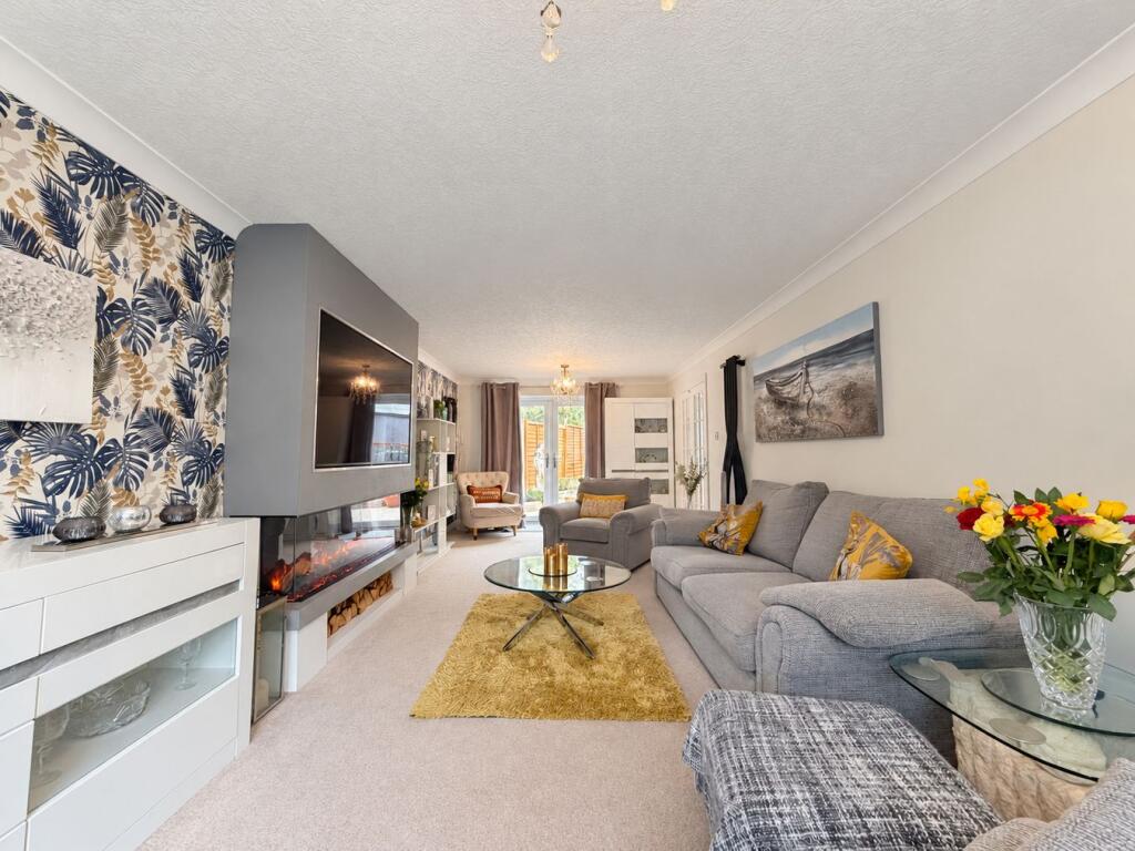 House in Northampton, Grange Park - View 5