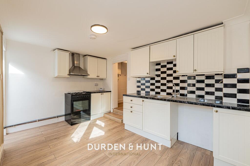 House in Ilford - More