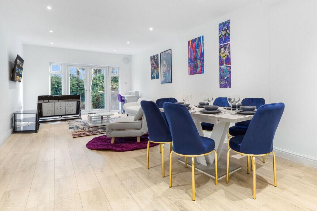 Main image of property: Park Road, Hendon, NW4