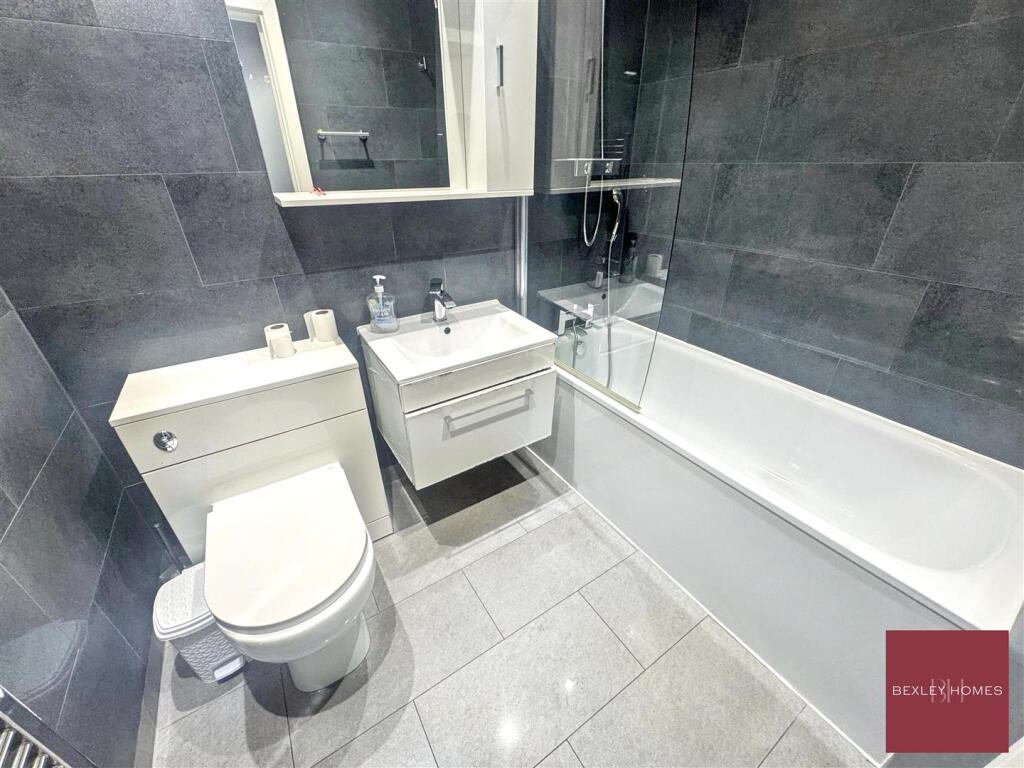 Apartment in London, Crook Log, Welling - View 5