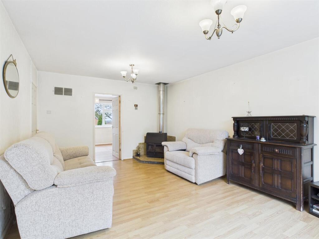 Hawthorn Crescent, Bewdley photo 3