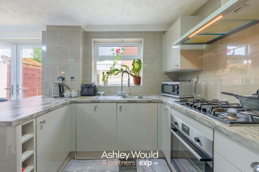 House in Sandwell, West Midlands - View 5