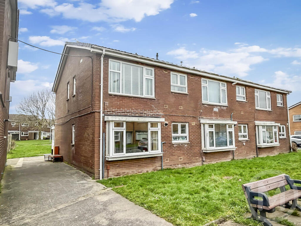 2-bed flat on Kincraig Place, Bispham, FY2 0NB, £76,500
