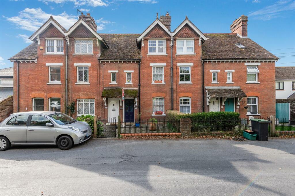 House in Tonbridge and Malling, Red Hill, Wateringbury - More