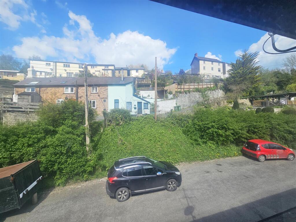 House in Knighton - More