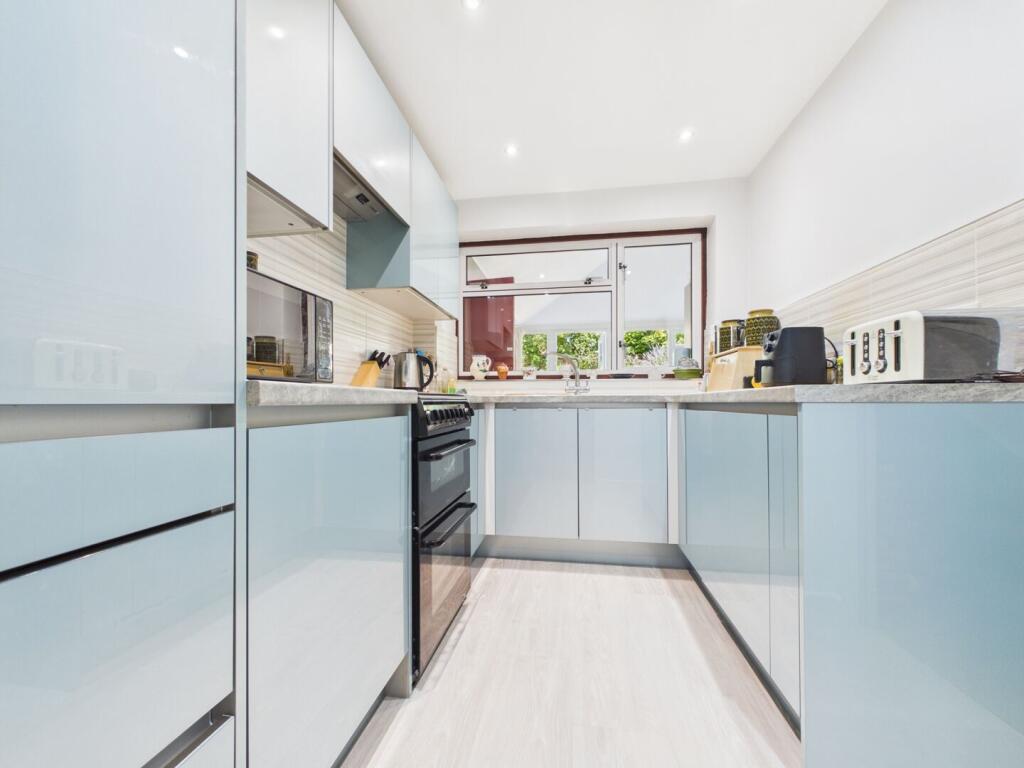 House in Newport - View 2