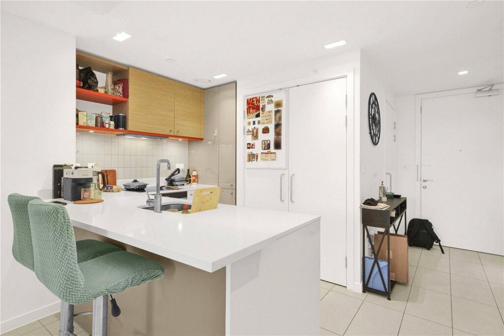 Apartment in London - More