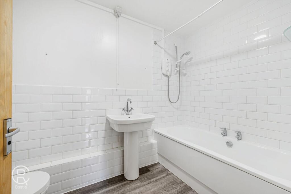Apartment in London, Hanwell - View 5