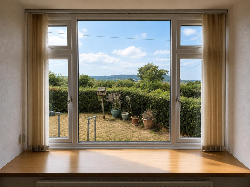 House in Stroud, Cam - View 2