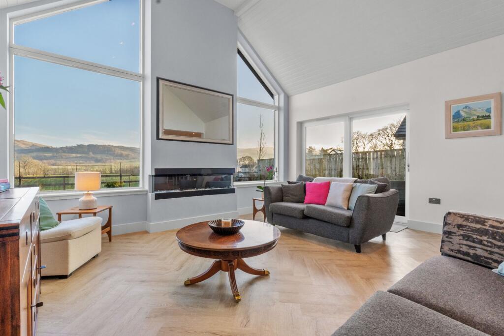 2, Loanside View, Auchterarder, PH3 photo 3