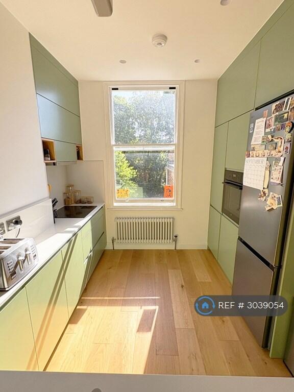 Apartment in London - View 4