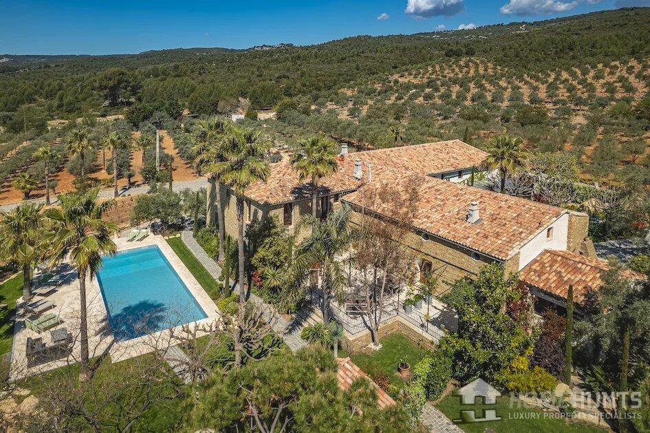Main image of property: Provence-Alps-Cote d`Azur, Var, Bandol