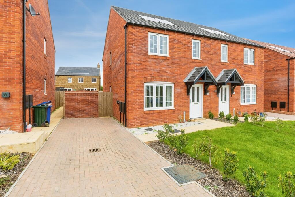 Main image of property: Magnus Crescent, Banbury, Oxfordshire, OX16