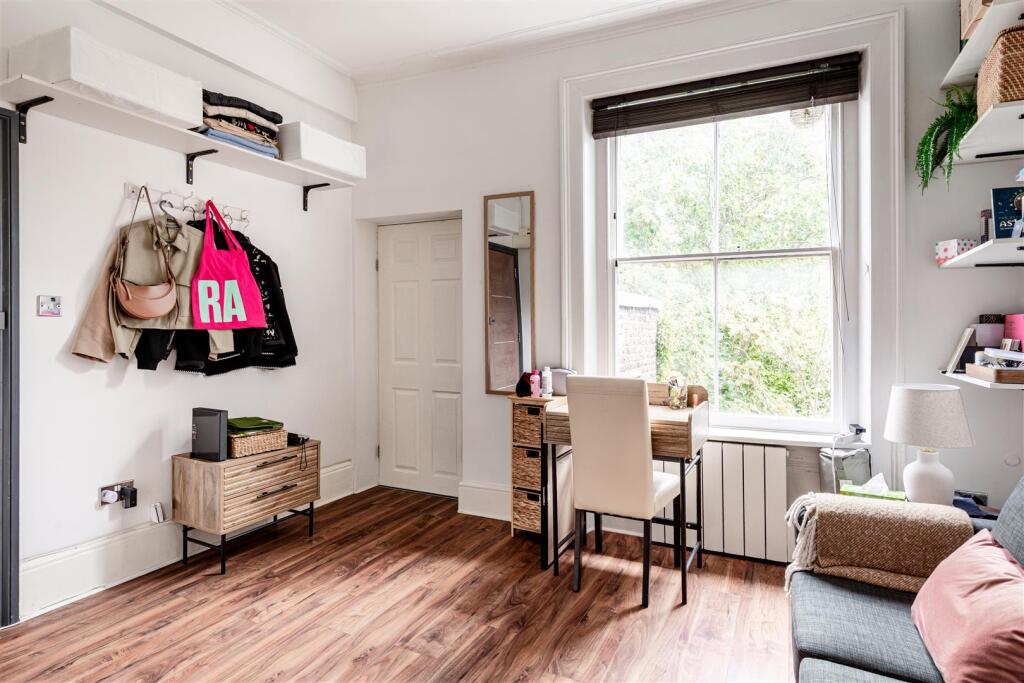 Apartment in London - View 4