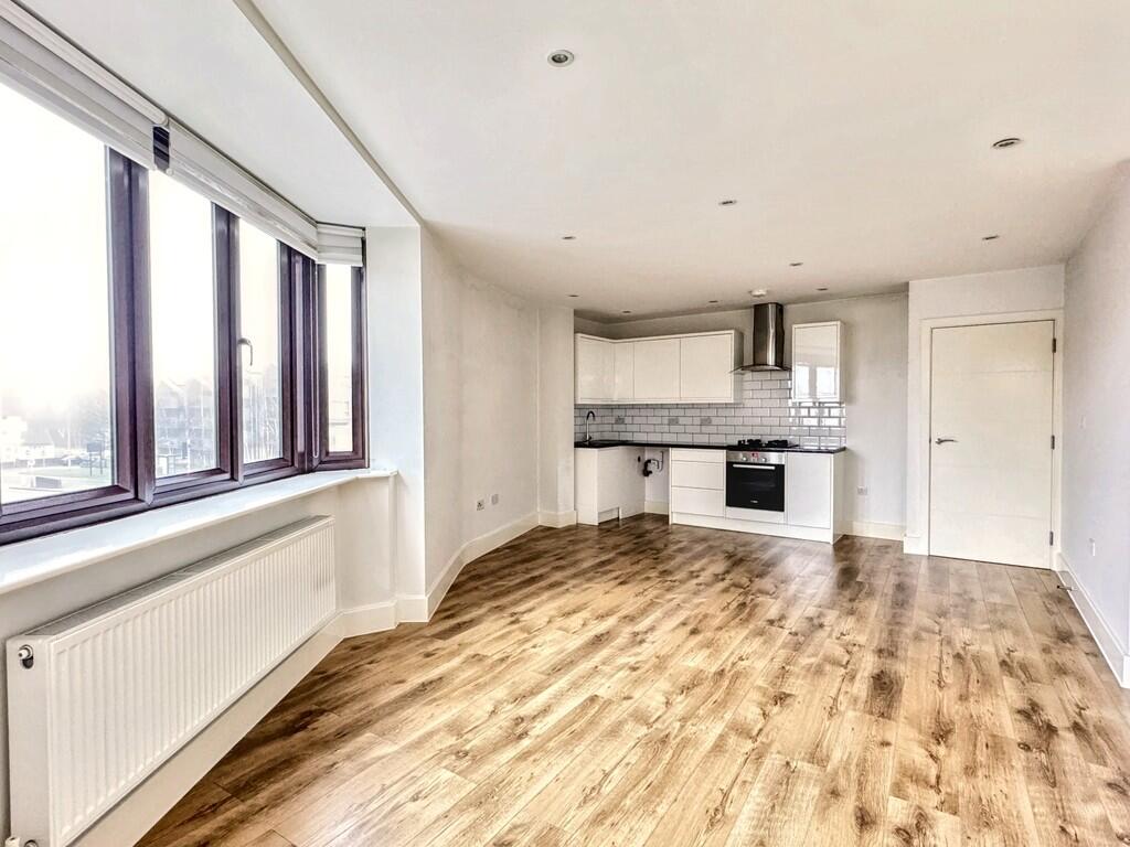Apartment in Ashford, Kent - View 5