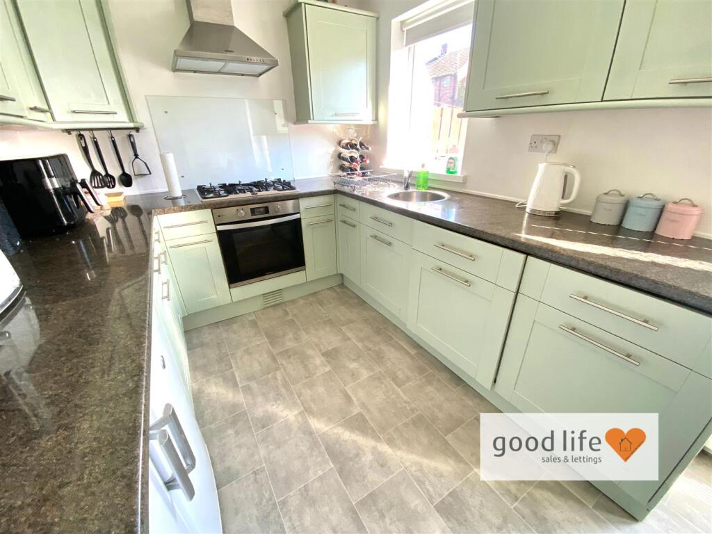 Hollinside Road, Nookside, Sunderland photo 3