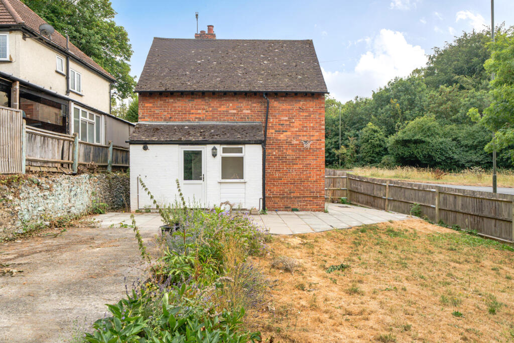 House in Reigate and Banstead, Surrey - View 4