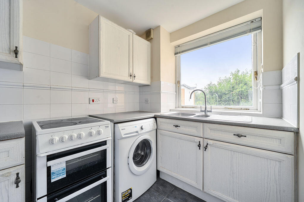 Apartment in London - View 5