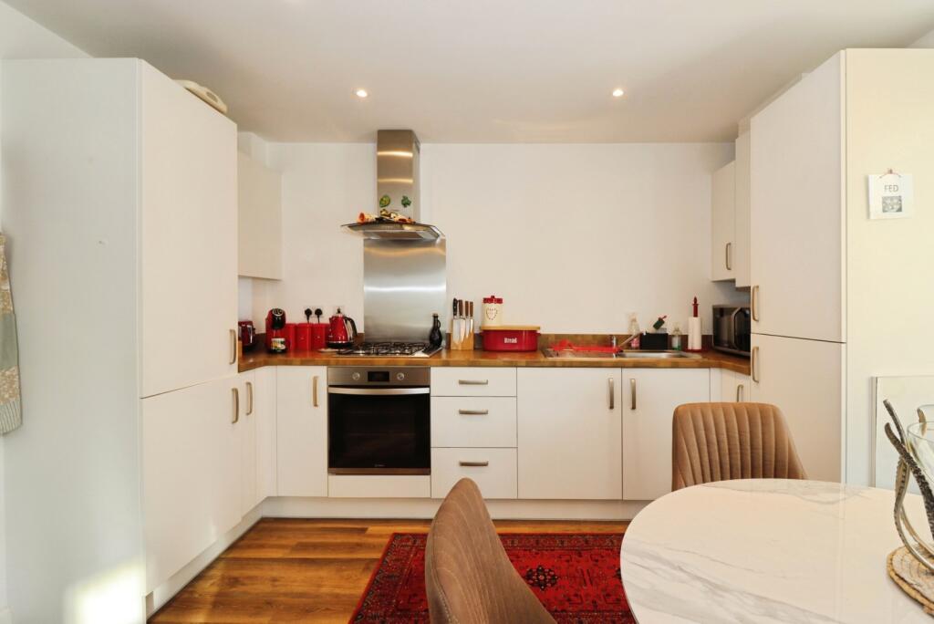 Lane End Road, Patchway, Bristol, Gloucestershire, BS34 photo 3