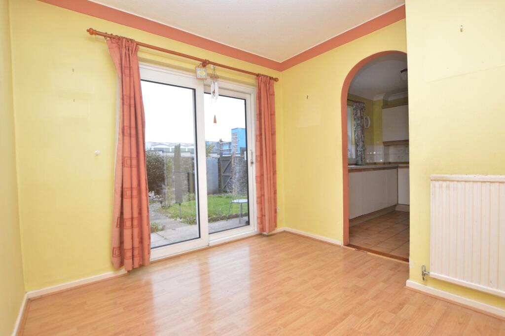16, Prynne Close photo 3