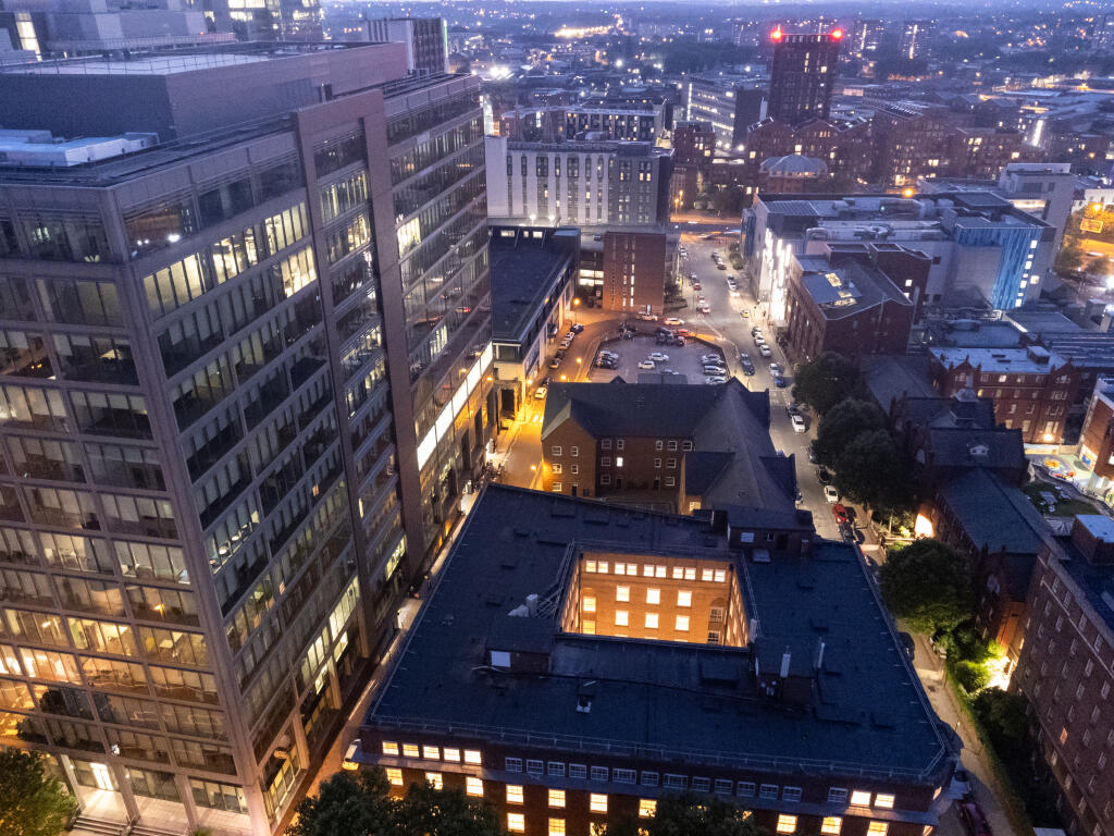 Fountain Court, Birmingham photo 5