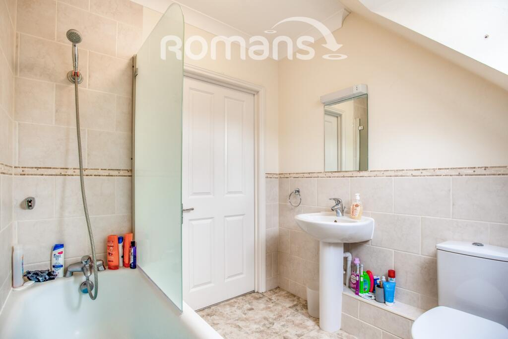 Apartment in Hart, Pondtail, Fleet - More