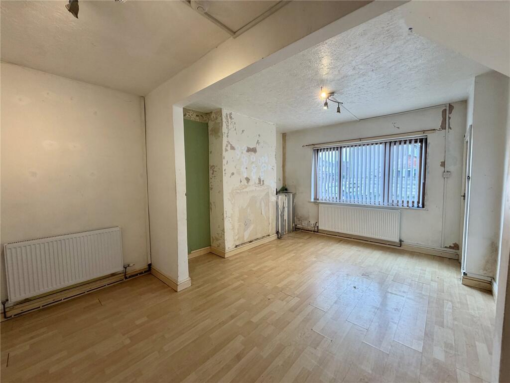 House in Widnes, Simm's Cross - View 3
