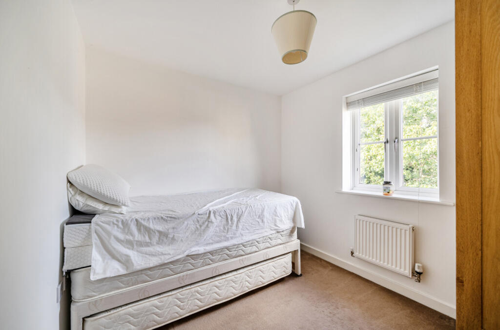 House in Swindon, Mouldon View - More