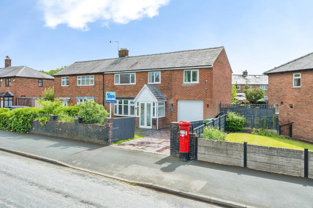 4 bedroom semi-detached house for sale in Cleveland Road, Warrington, WA2