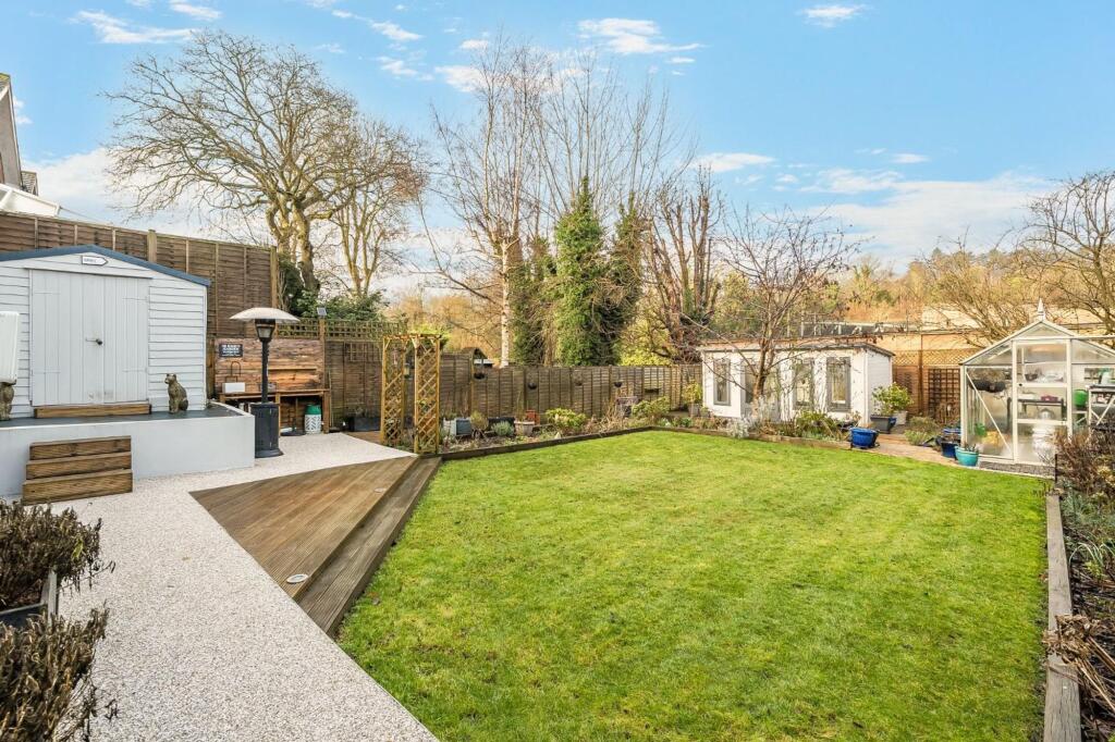 House in Croydon - View 4