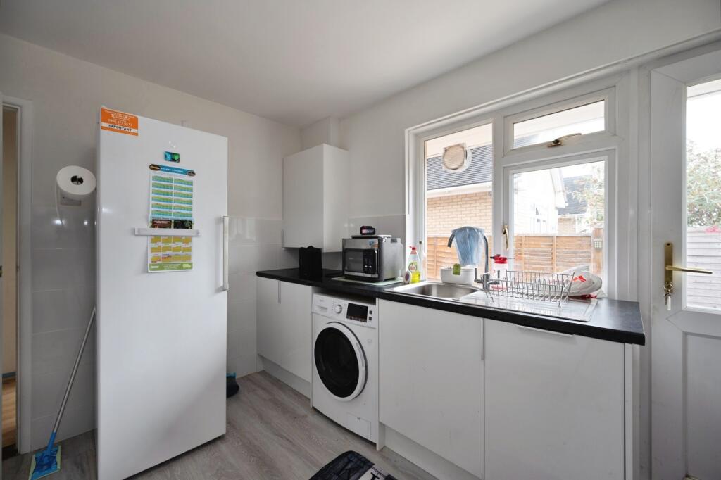 House in Havant, Hampshire - View 4