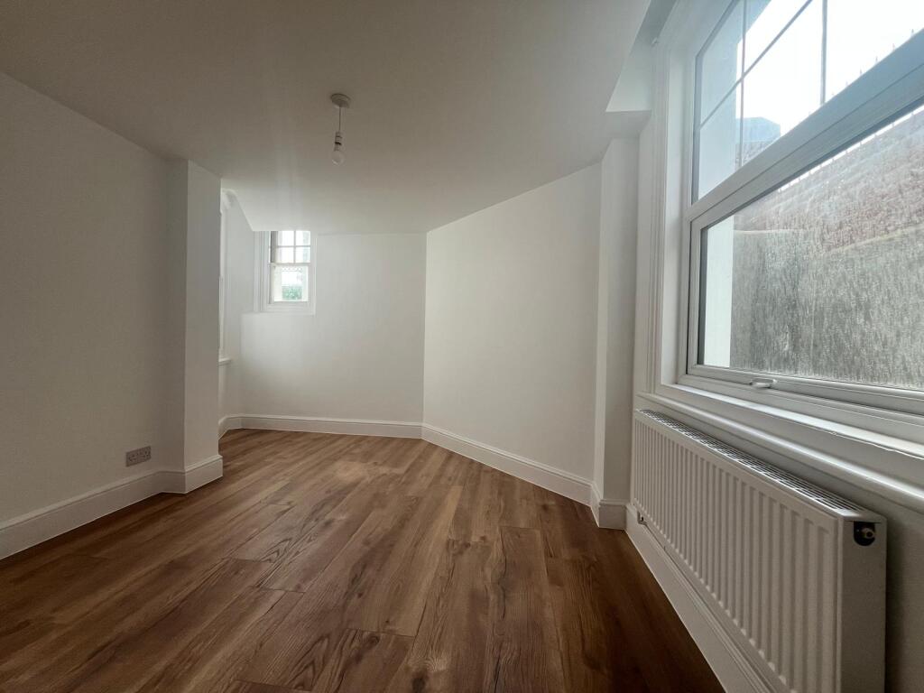 Apartment in Brighton - View 5
