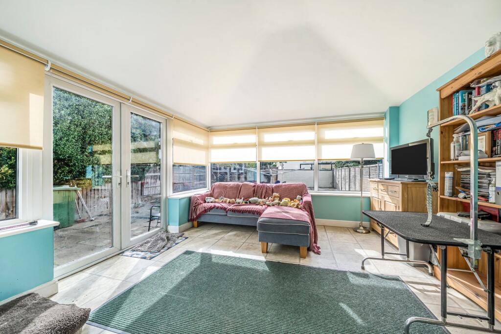 The Lawns, Yatton, BS49 photo 4