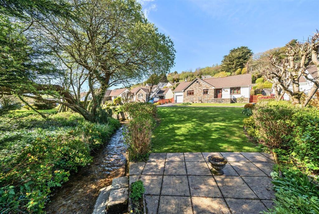 2-bed bungalow on Buzzacott Close, Combe Martin, Ilfracombe, £399,950