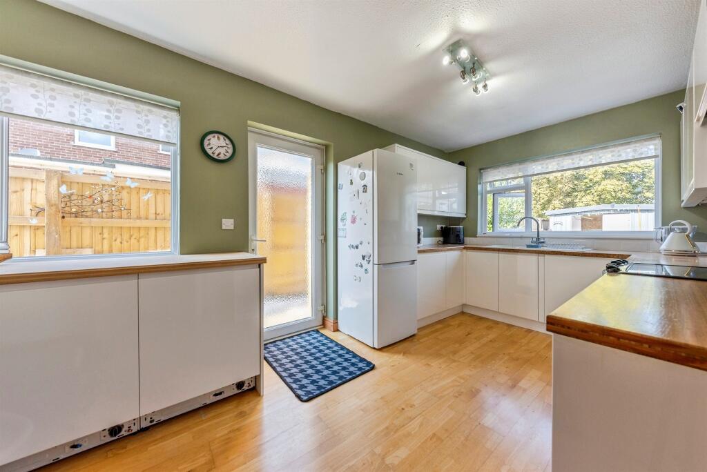 House in South Kesteven, Allington - More