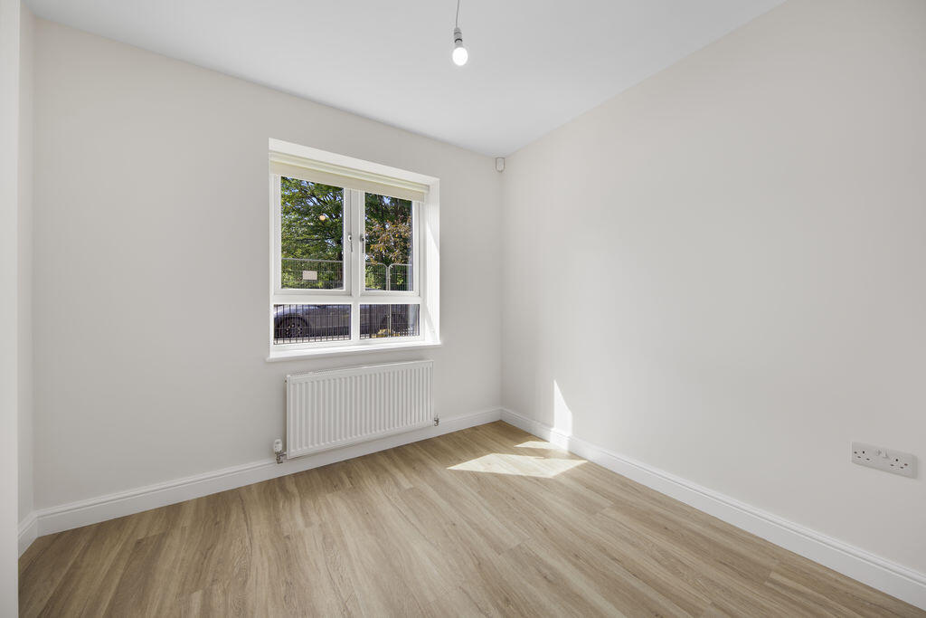 House in Chesterfield, Derbyshire - View 4