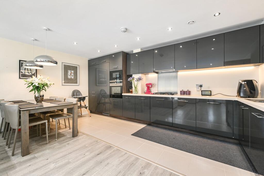 Apartment in Tonbridge - View 2