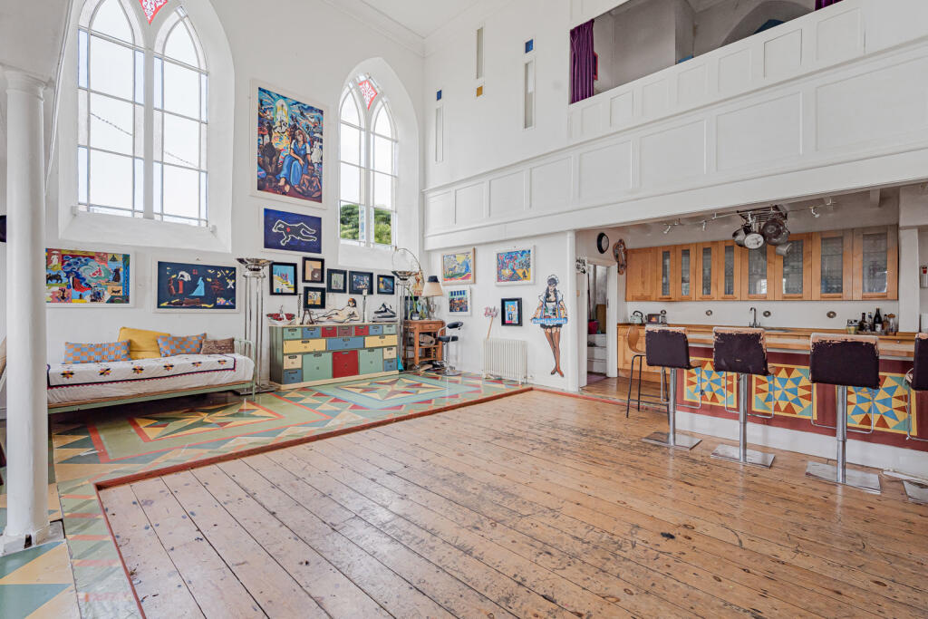 House in Gloucester - View 2