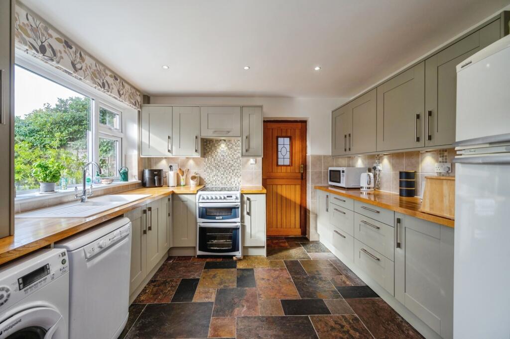 House in Havant, Hampshire - View 5