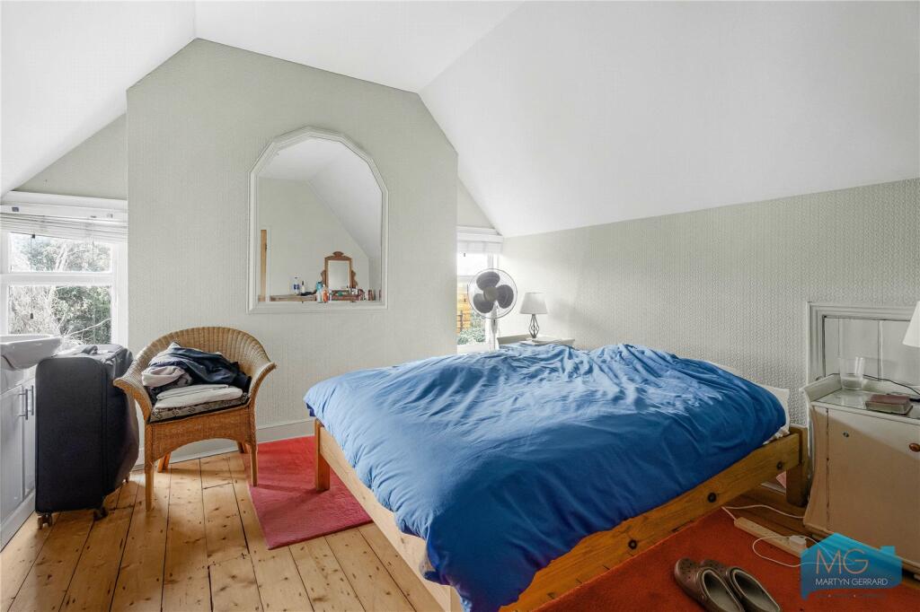 House in London, Fortis Green, Muswell Hill - More