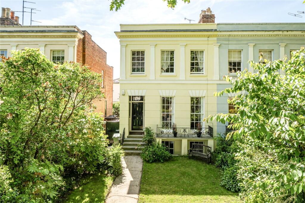 Main image of property: London Road, Cheltenham, GL52