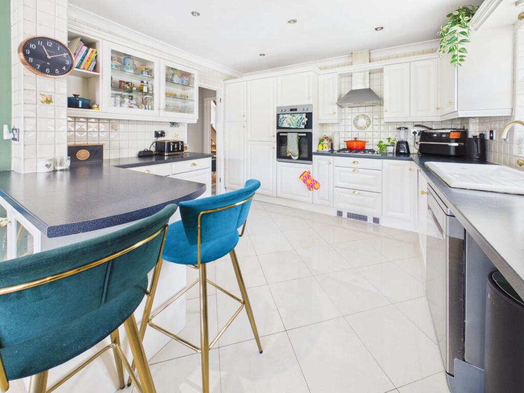 House in Cardiff, Rhiwbina - View 3