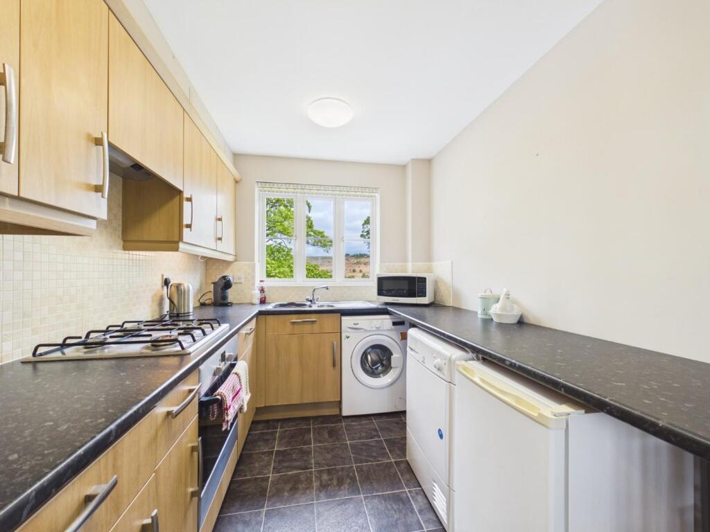Apartment in Bradford, Bingley - View 4