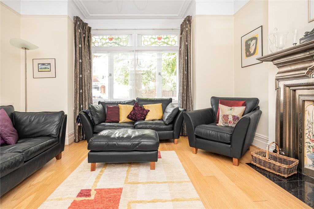 House in London, St Margarets - View 3